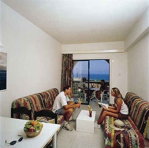 Crown Resorts Elamaris Protaras Oda fotoğraf